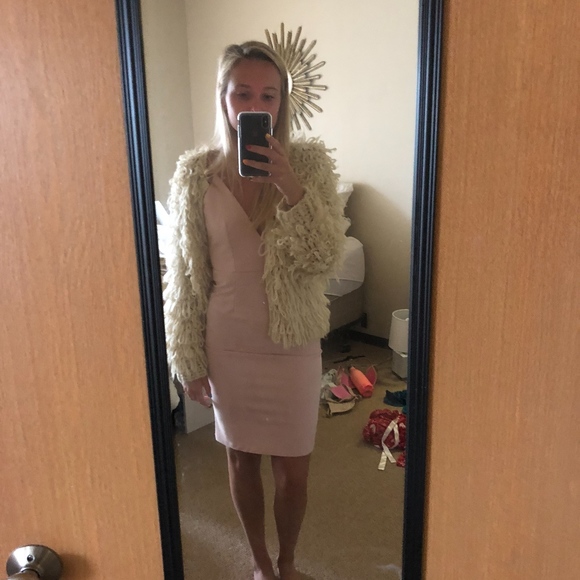 LF Fur Coat - Picture 4 of 5